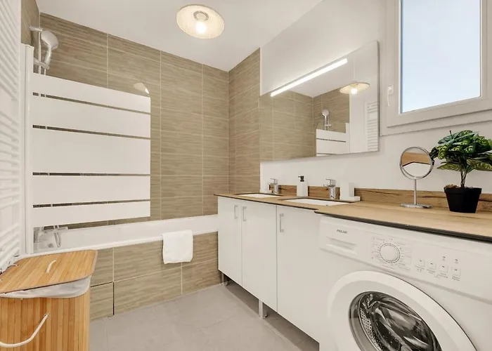 Holiday home - 3 Chambres, Et Terrasse Privee *